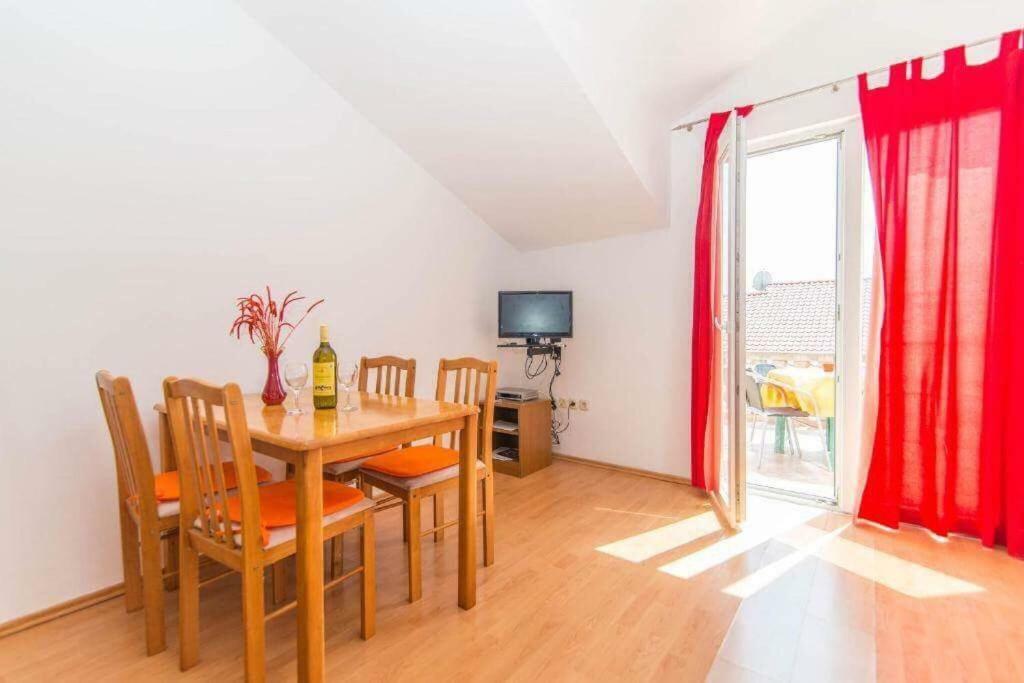 Apartmani Jerkin Vodice Exterior foto